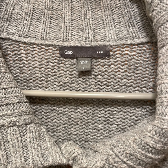 GAP Sweater with Buttons - Picture 2 of 5